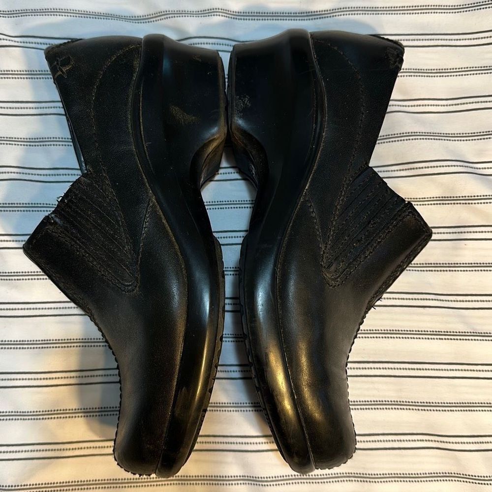 Ariat Leather Clogs Size 6.5B - Picture 3 of 8